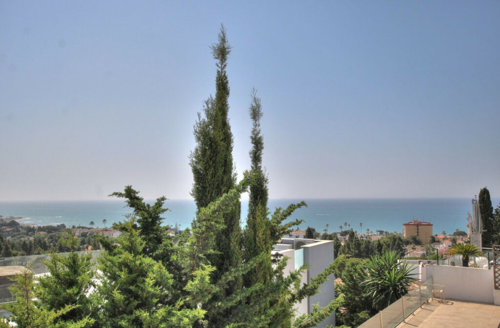 Detached Villa La Cala Málaga - image 2