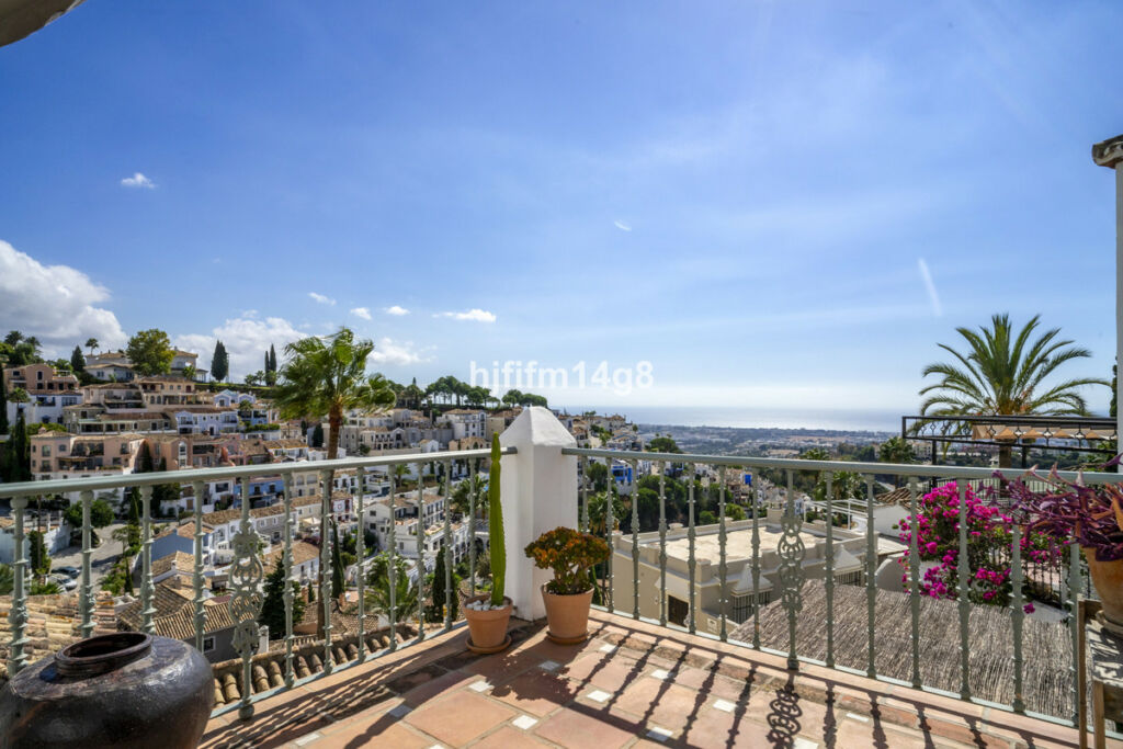 Townhouse La Heredia Málaga - image 2
