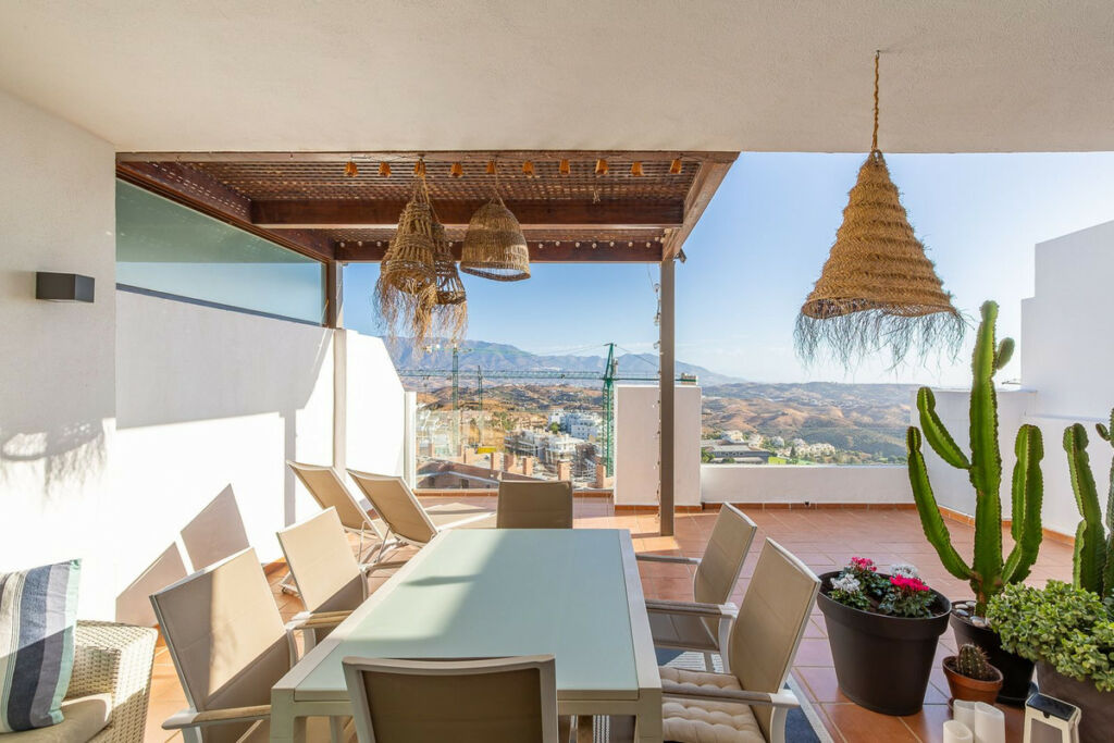 Middle Floor Apartment La Cala de Mijas Málaga - image 2