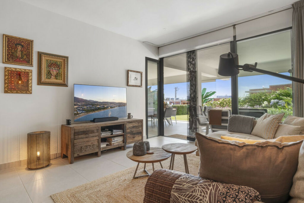 Ground Floor Apartment Estepona Málaga - image 2