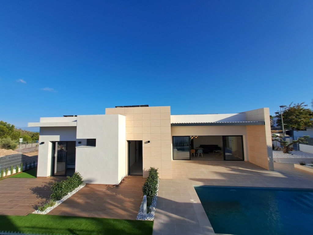 Detached Villa Polop Alicante - image 2