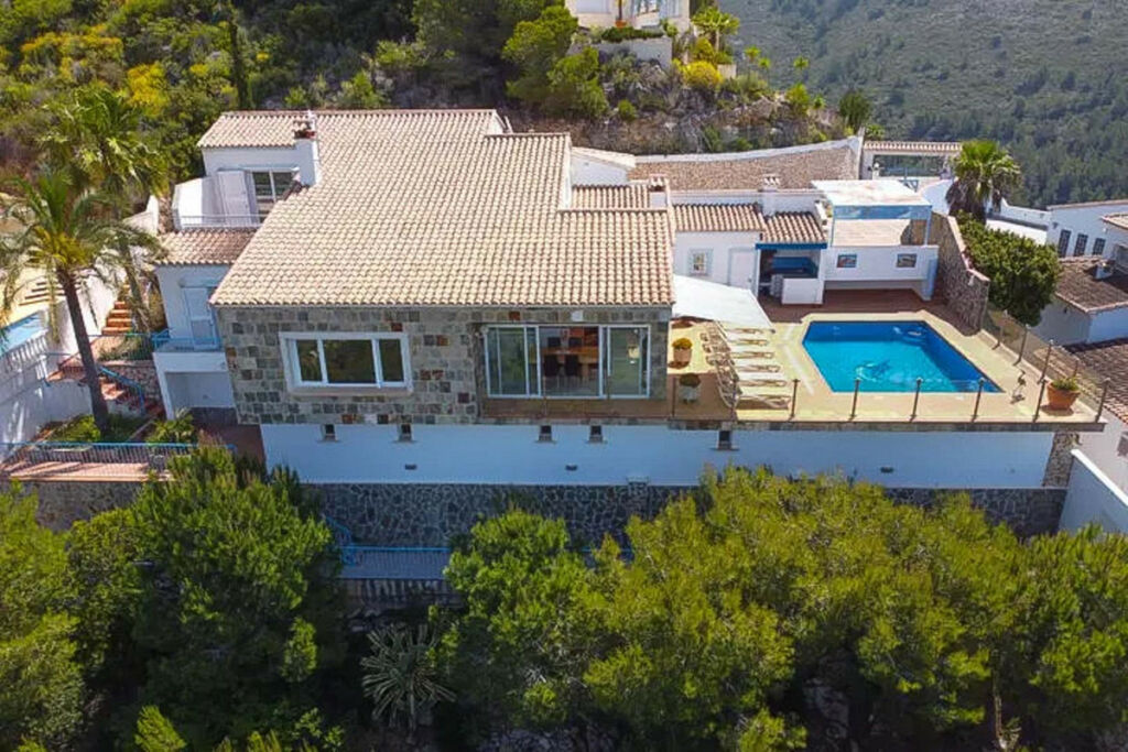 Detached Villa Moraira Alicante - image 2