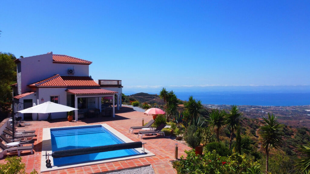 Detached Villa Arenas Málaga - image 2