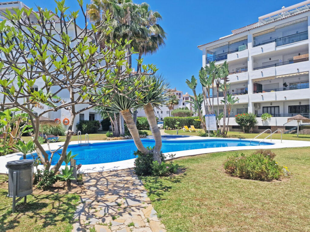 Ground Floor Apartment Calahonda Málaga - image 2