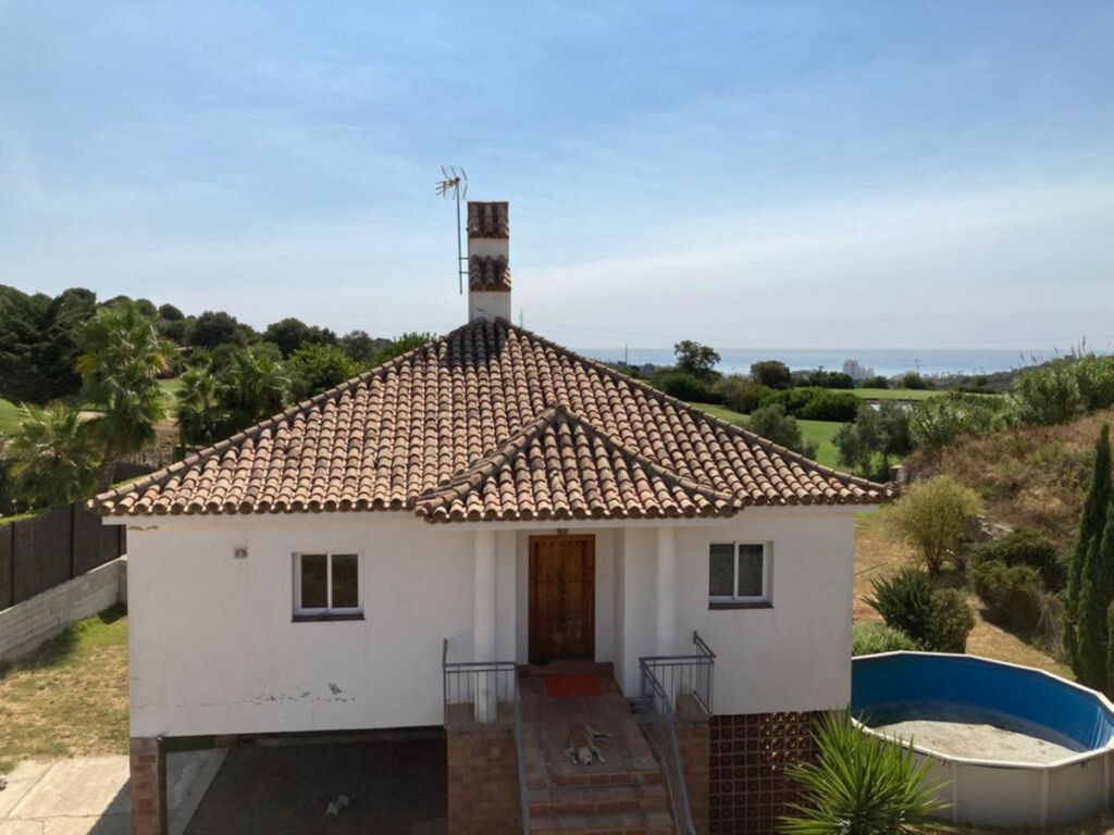 Detached Villa Estepona Málaga - image 2