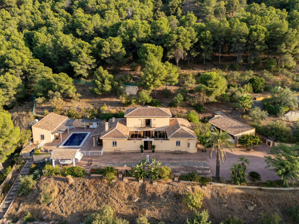 Detached Villa Alhaurín de la Torre Málaga - image 2