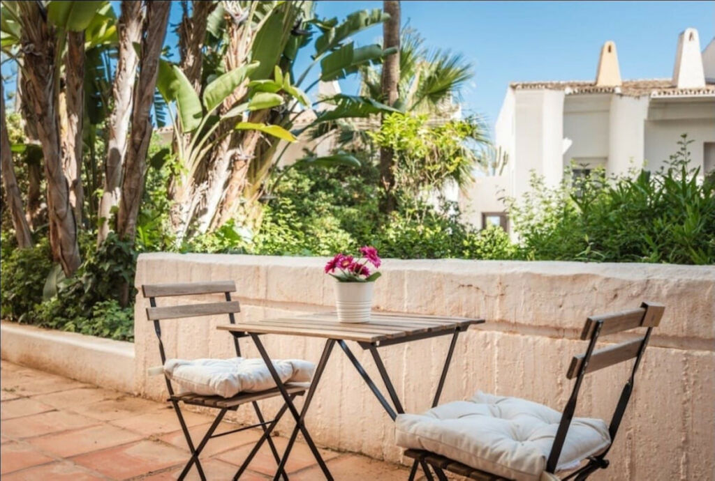 Ground Floor Apartment Puerto de Cabopino Málaga - image 2