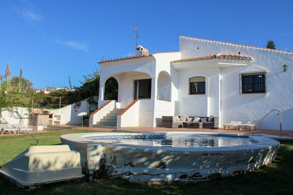 Detached Villa Nerja Málaga - image 2