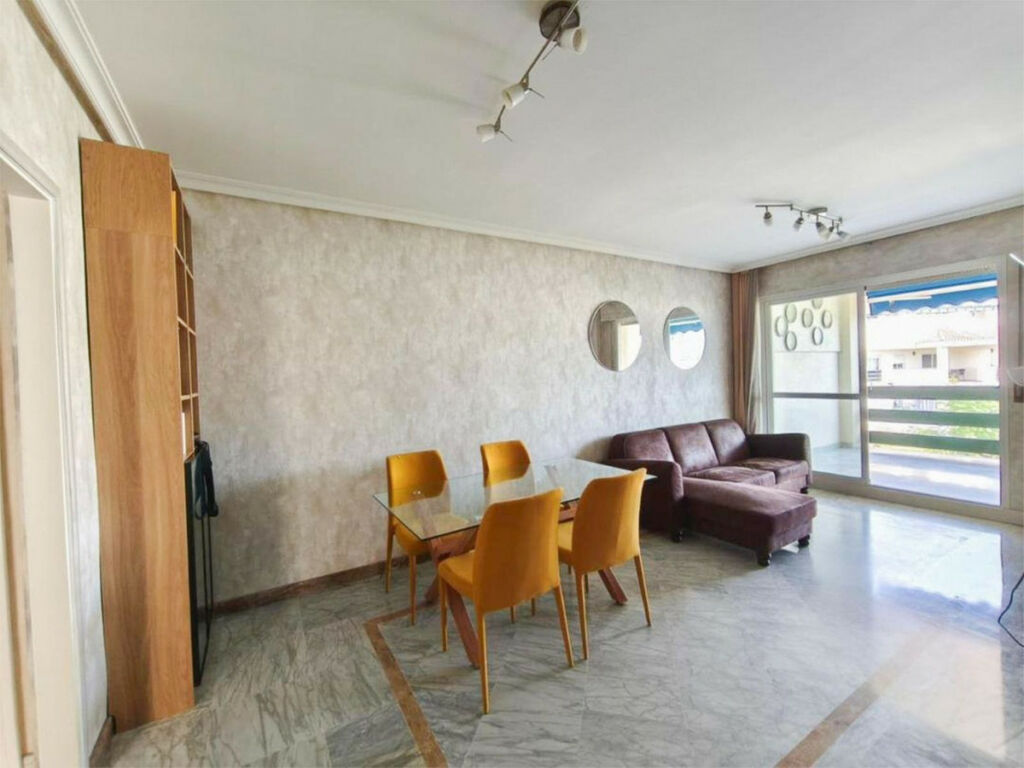 Penthouse Nueva Andalucía Málaga - image 2