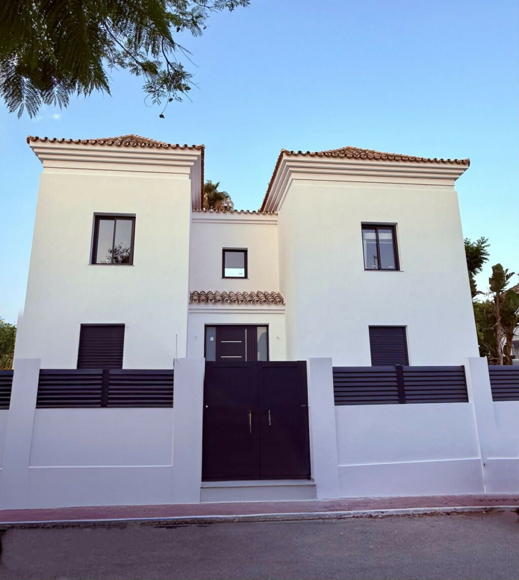 Detached Villa Marbella Málaga - image 2