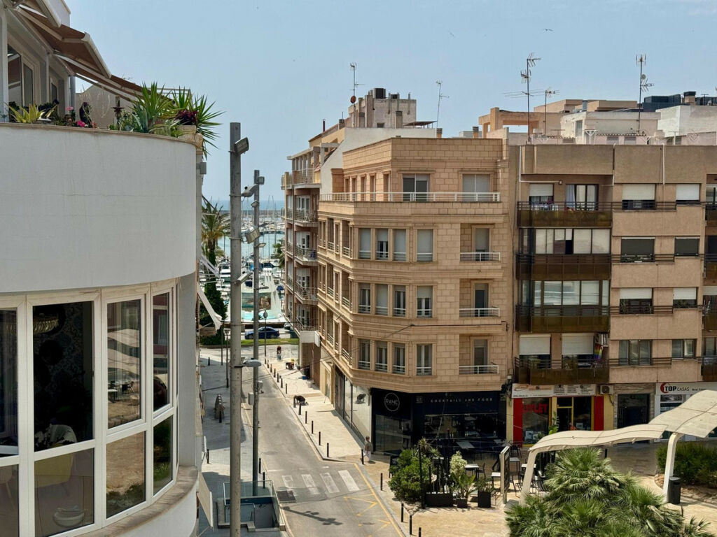 Penthouse Torrevieja Alicante - image 2