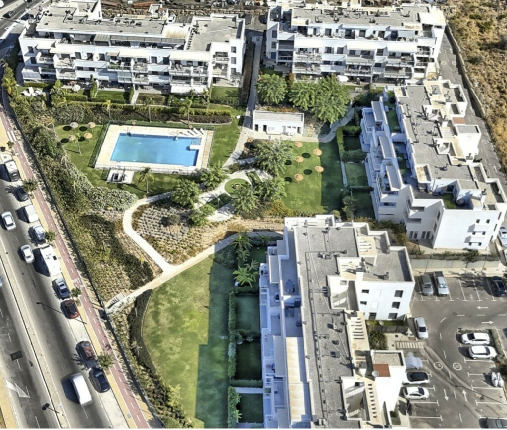 Middle Floor Apartment La Cala de Mijas Málaga - image 2