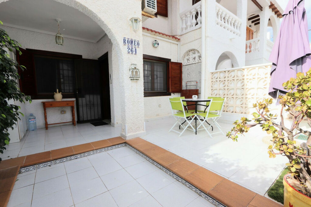 Townhouse Mil Palmeras Alicante - image 2