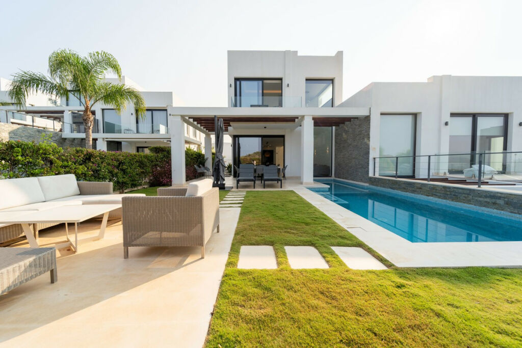 Semi-Detached House Cabopino Málaga - image 2
