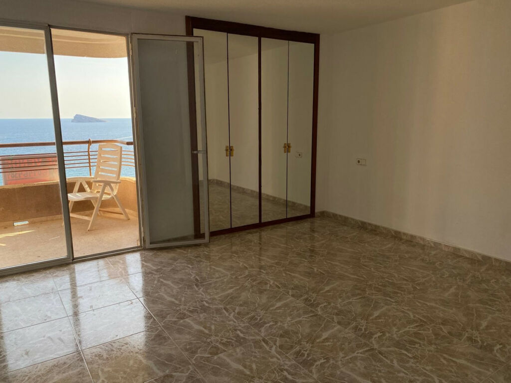 Middle Floor Apartment Benidorm Alicante - image 2
