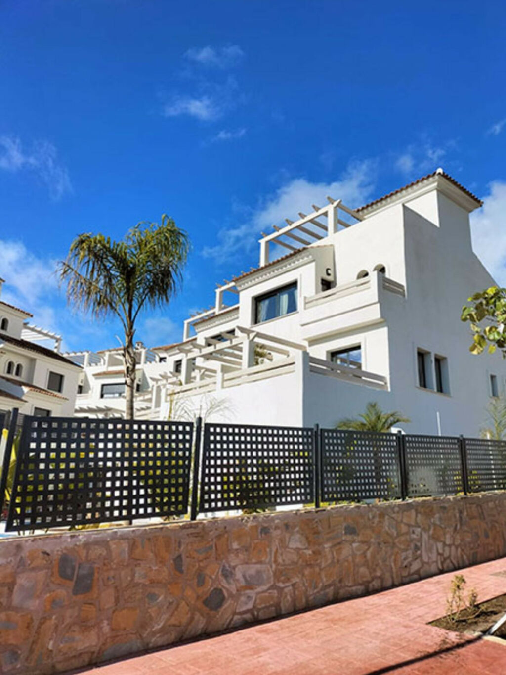 Townhouse New Golden Mile Málaga - image 2