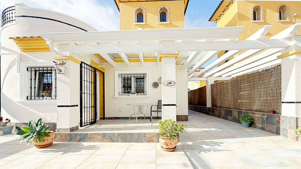 Detached Villa Los Altos Alicante - image 2