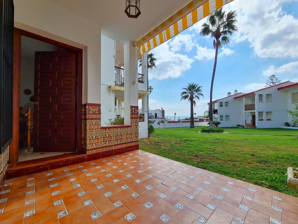 Ground Floor Apartment Manilva Málaga - image 2