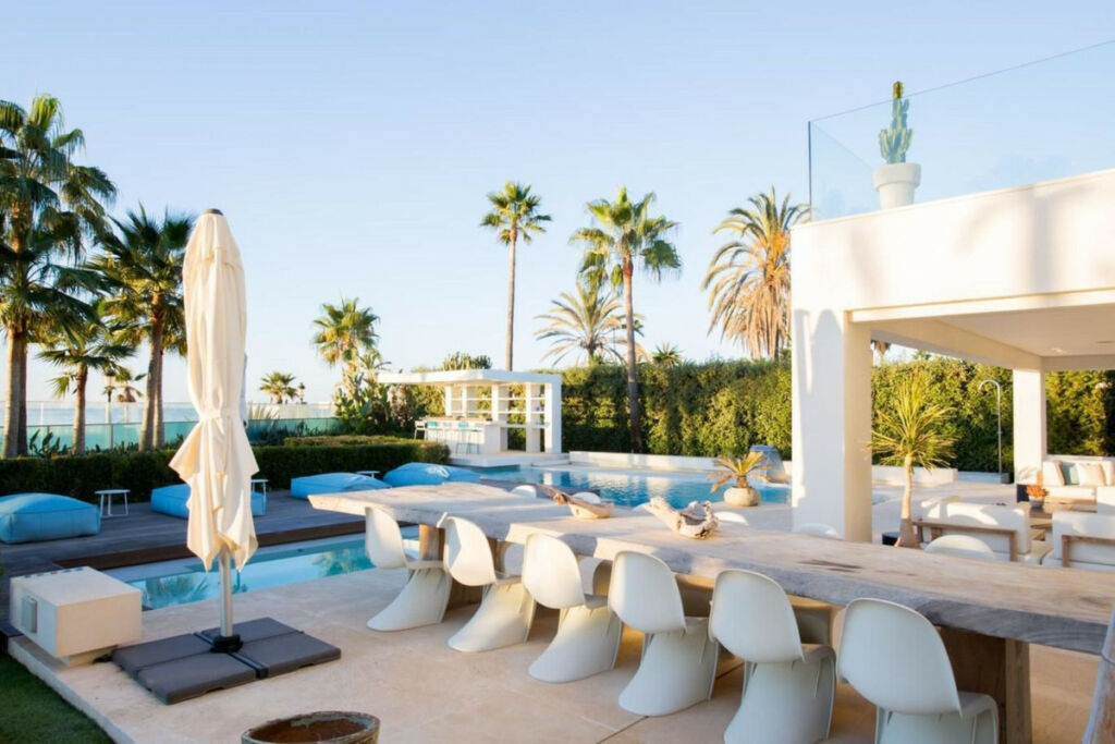 Detached Villa Marbella Málaga - image 2