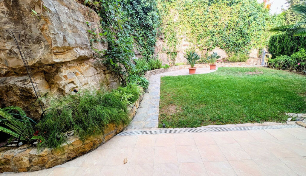 Ground Floor Apartment Benahavís Málaga - image 2