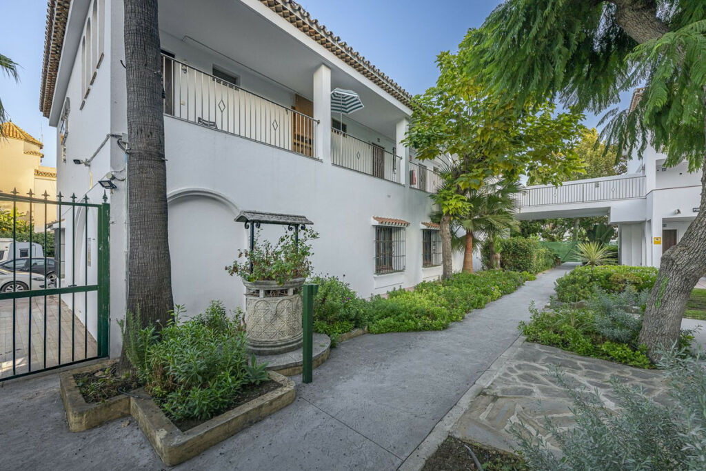 Ground Floor Studio New Golden Mile Málaga - image 2