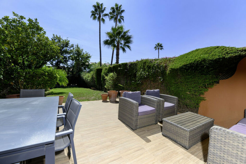 Townhouse Atalaya Málaga - image 2