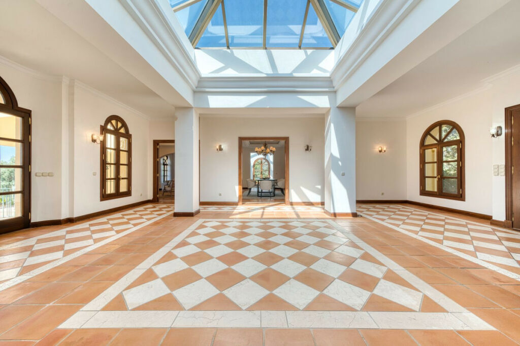 Detached Villa La Zagaleta Málaga - image 2
