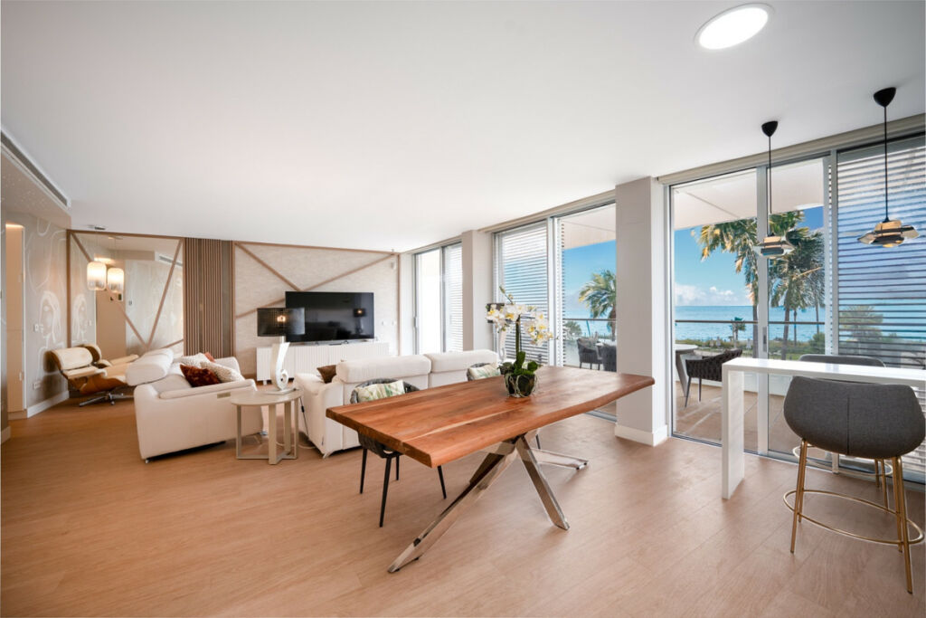 Middle Floor Apartment Estepona Málaga - image 2