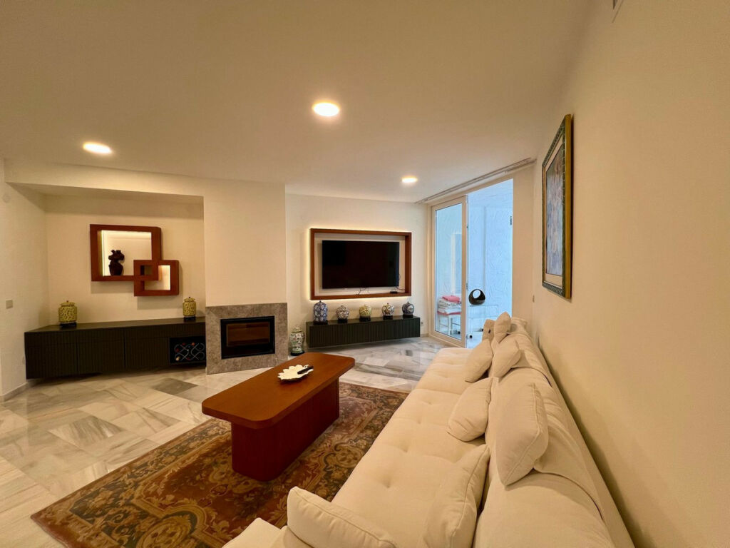 Ground Floor Apartment The Golden Mile Málaga - image 2