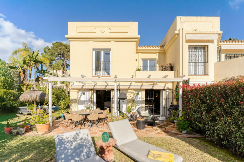 Semi-Detached House La Quinta Málaga - image 2