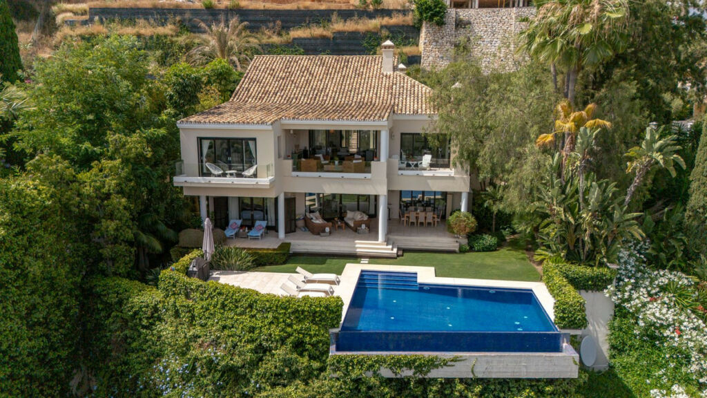 Detached Villa La Quinta Málaga - image 2