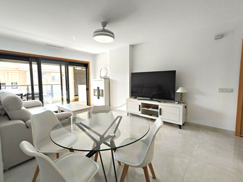 Middle Floor Apartment San Luis de Sabinillas Málaga - image 2