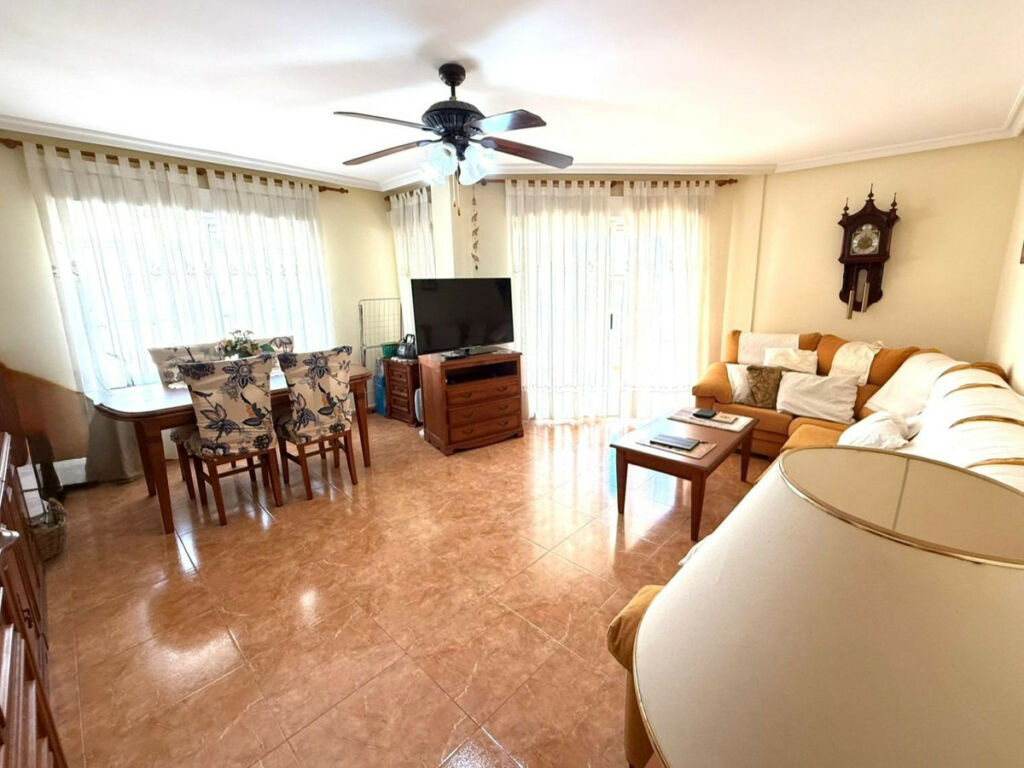Middle Floor Apartment Playa Del Cura Alicante - image 2