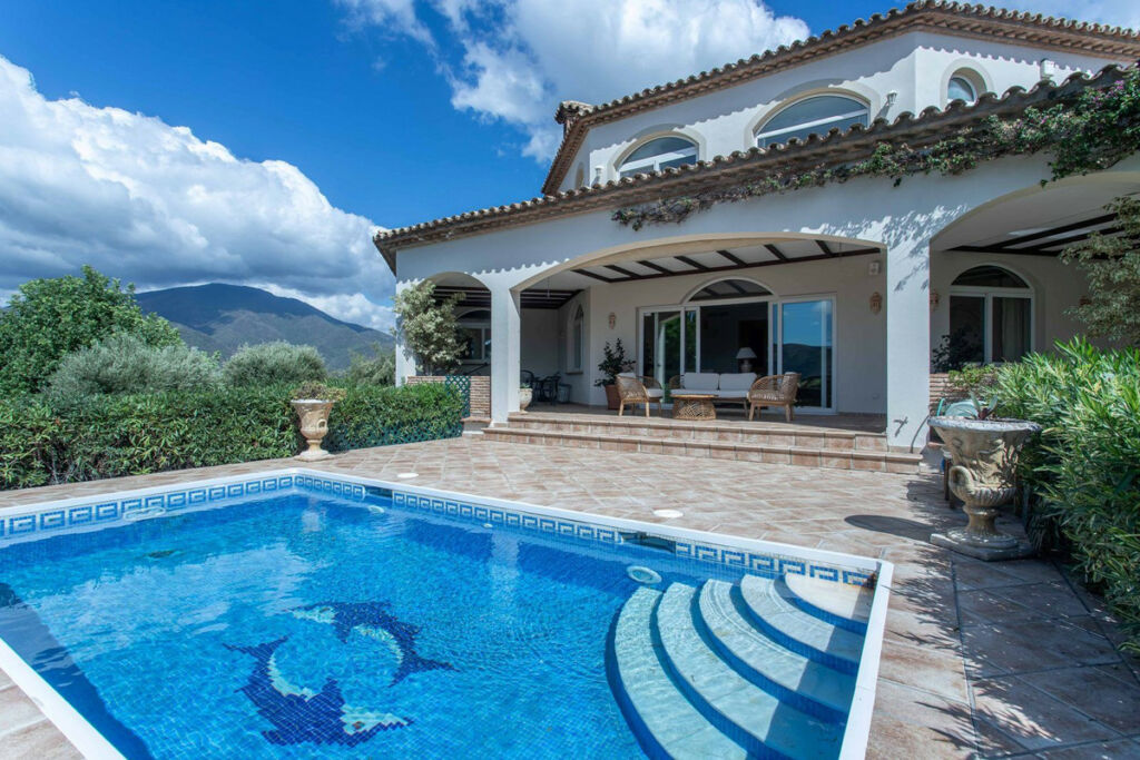 Detached Villa Istán Málaga - image 2