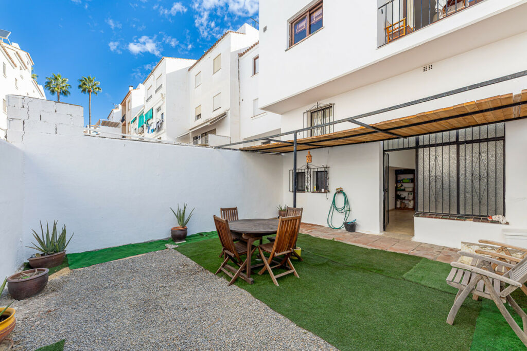 Townhouse Estepona Málaga - image 2