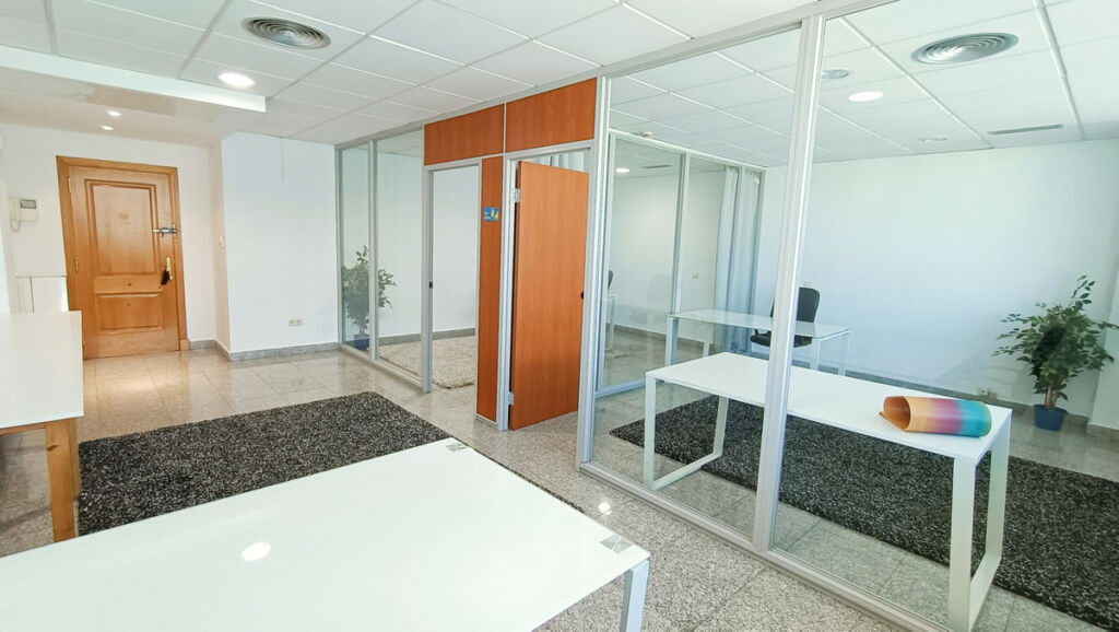 Office Puerto Banús Málaga - image 2