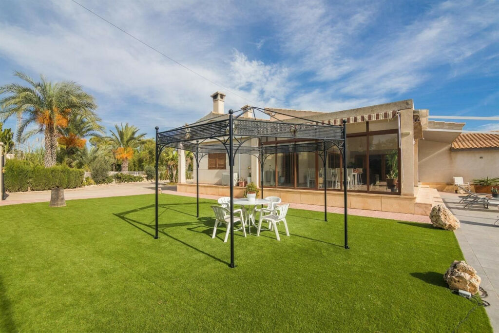 Detached Villa Elche Alicante - image 2