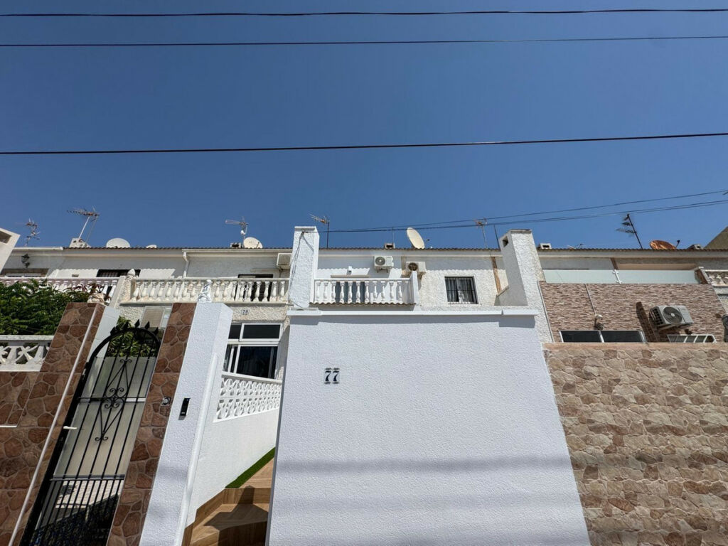 Bungalow Torrevieja Alicante - image 2