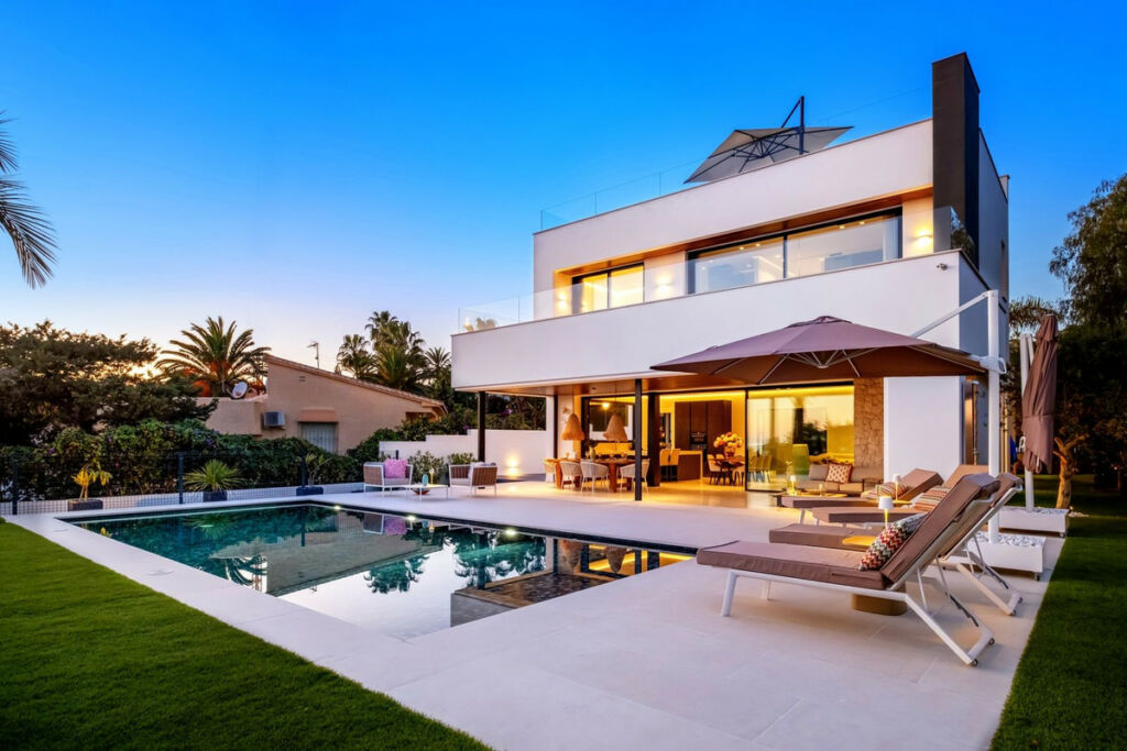 Detached Villa Marbesa Málaga - image 2