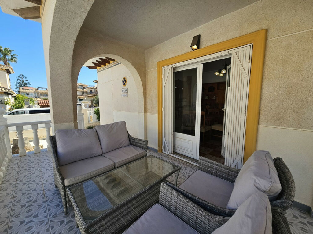 Detached Villa Cabo Roig Alicante - image 2