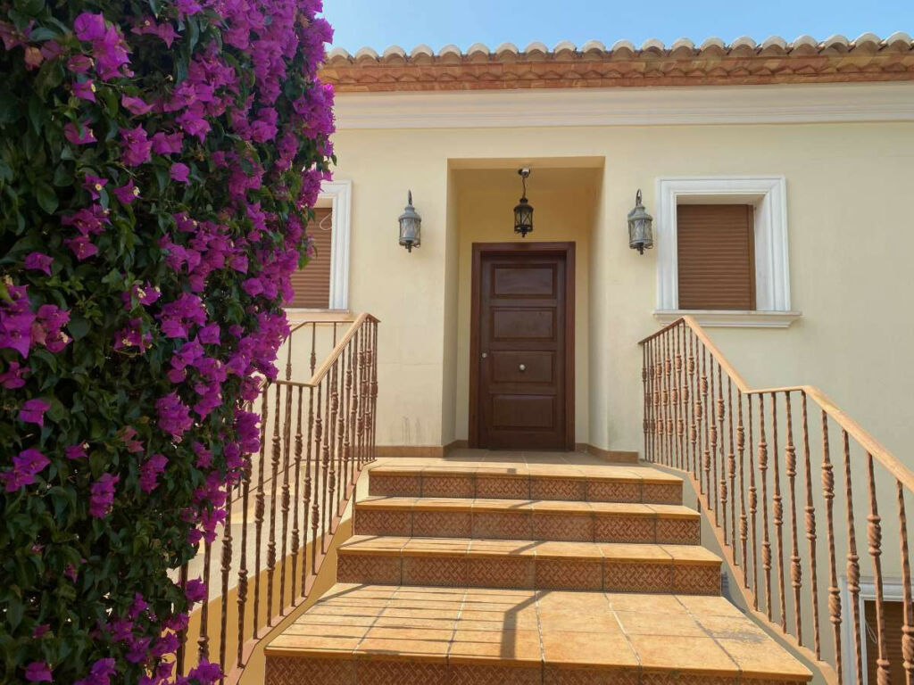 Detached Villa Moraira Alicante - image 2