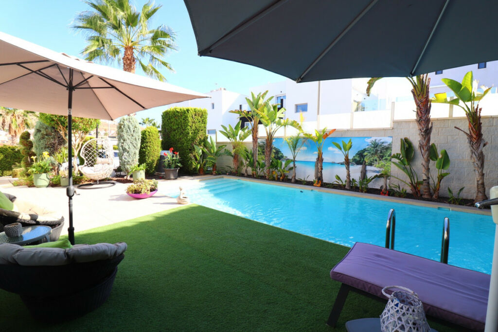 Detached Villa Benijofar Alicante - image 2