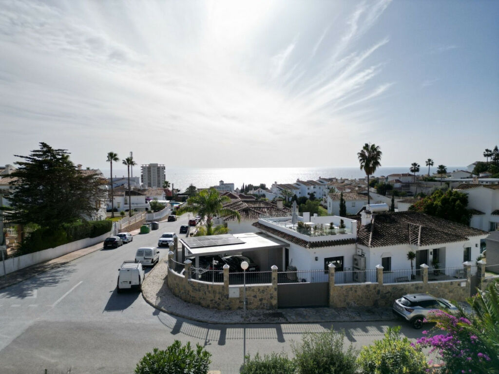 Detached Villa Mijas Costa Málaga - image 2