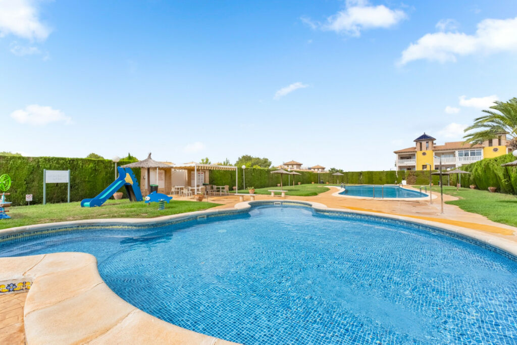 Bungalow Villamartin Alicante - image 2