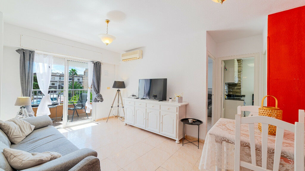 Middle Floor Apartment Punta Prima Alicante - image 2