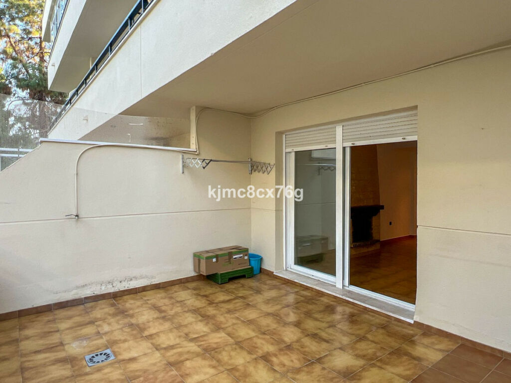 Ground Floor Apartment Calahonda Málaga - image 2