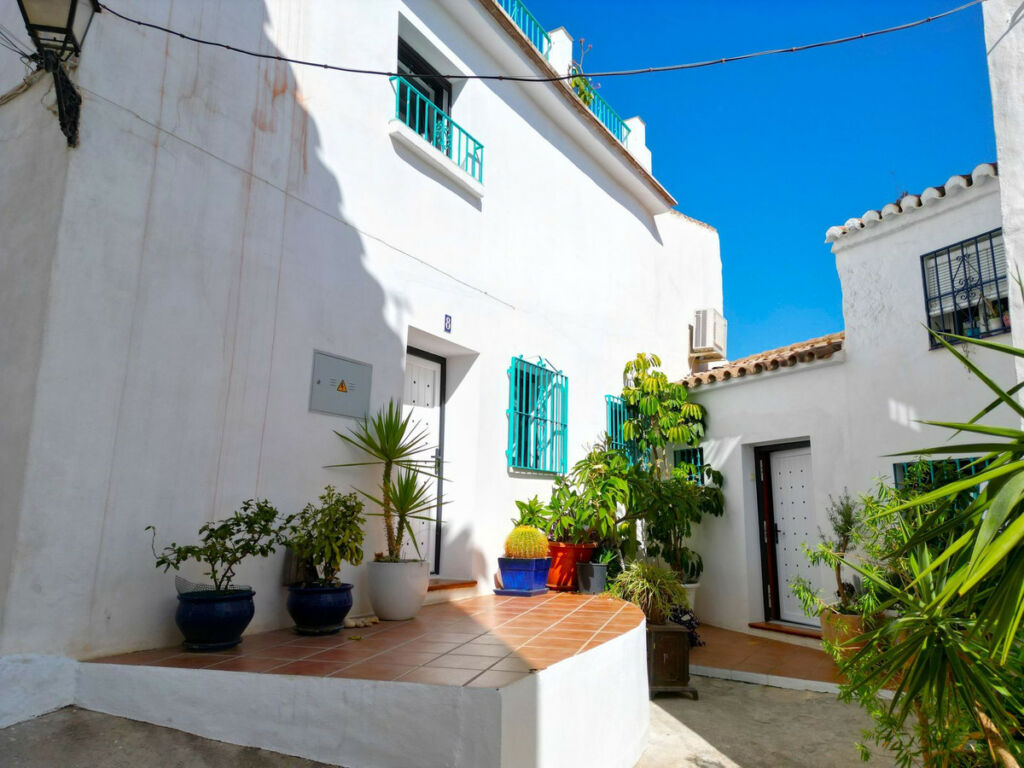 Townhouse Torrox Málaga - image 2