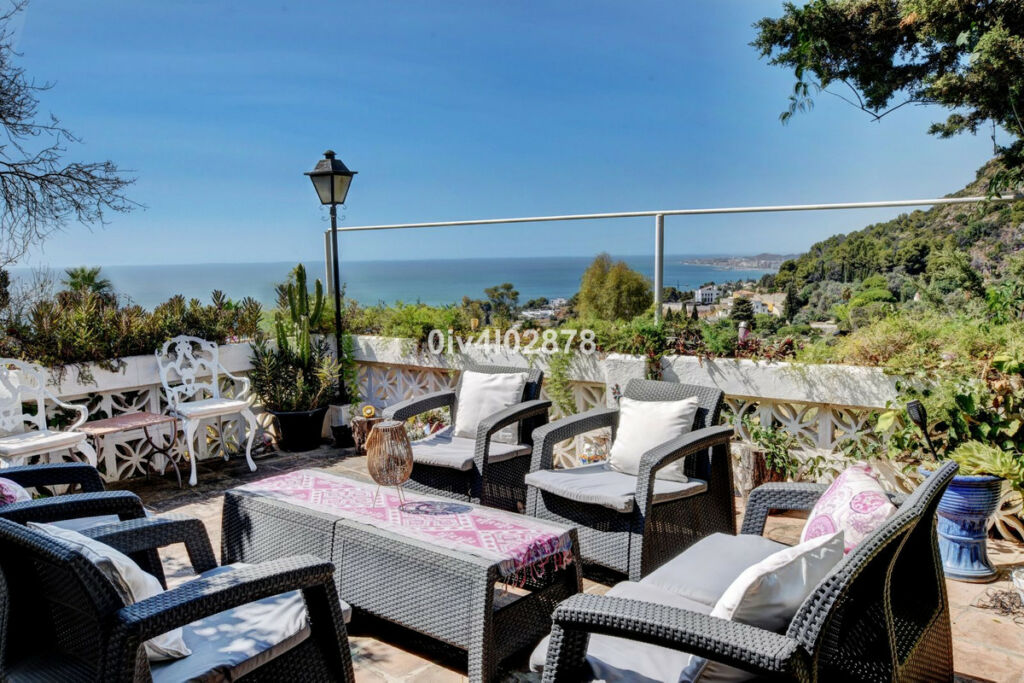 Detached Villa Benalmadena Pueblo Málaga - image 2