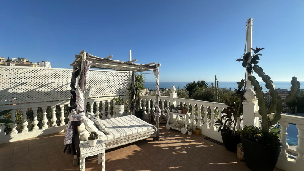 Detached Villa Rincón de la Victoria Málaga - image 2