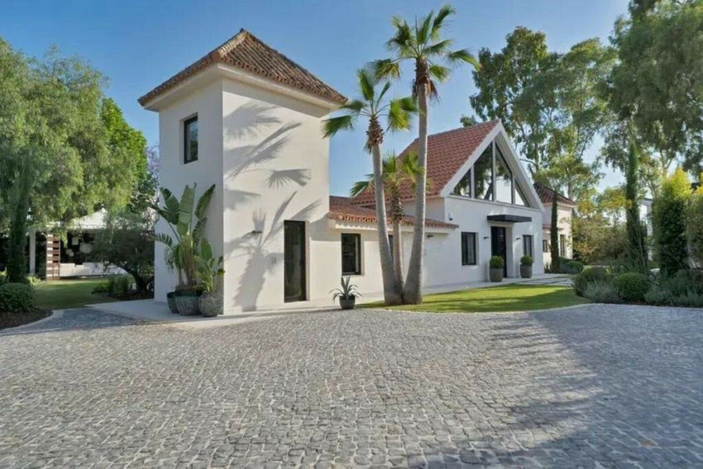 Detached Villa Puerto Banús Málaga - image 2